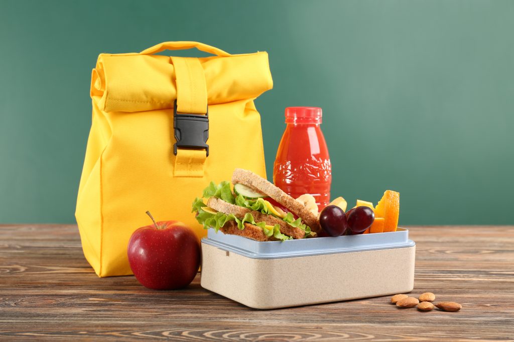 Come pulire il cestino della mensa scolastica e mantenerlo privo di batteri